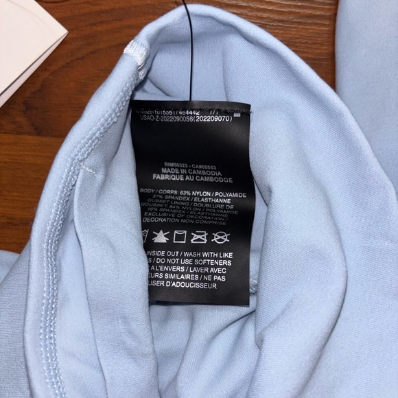 Nike Women's Light Blue Zenvy Shorts - Picture 7 of 8